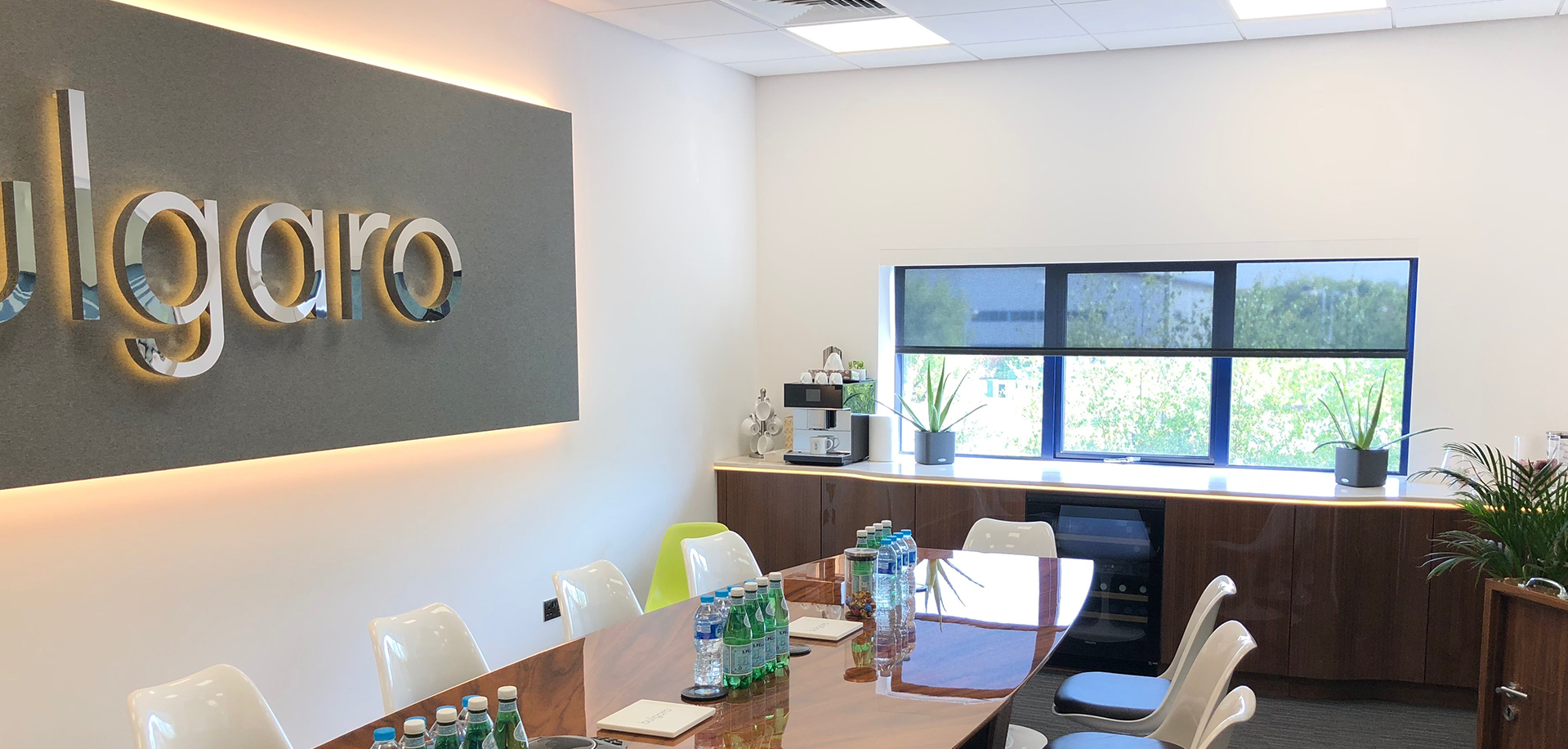 Photo of a Bulgaro meeting room.